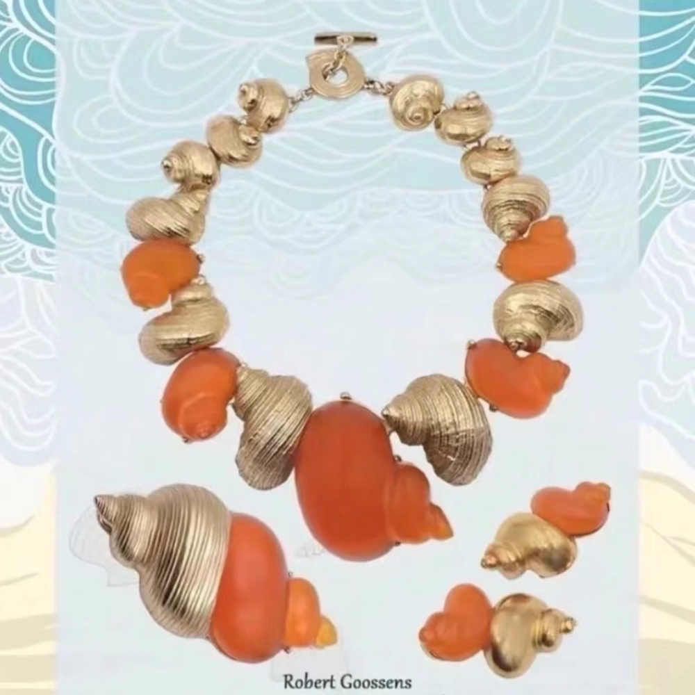 vintage Christian Dior. The Iconic Conch Earrings designed by Robert Goossens. - Picture 9 of 9